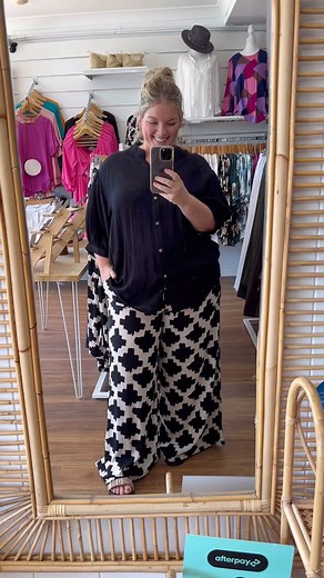 We absolutely love a try on haul  Come see the Black Halley Top and Lela Pants in Halley print styled and worn by our lovely @champagnecurves . . . #daisysclosetfashion #daisyscloset #curvyfashion #curvywomen #curvyqueen #outfitideas #everydaystyle #everydaywearstyle #styleforyoureveryday #whatimwearing #whatiwore #whattoweartoday #mylookoftheday #styleatanyage #feelgoodfashion | Daisy’s Closet | Facebook