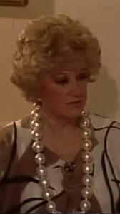 Phyllis Diller talking about getting bad advice when starting out. Spoiler alert: do your own thing. #phyllisdiller #beyou | The Phyllis Diller