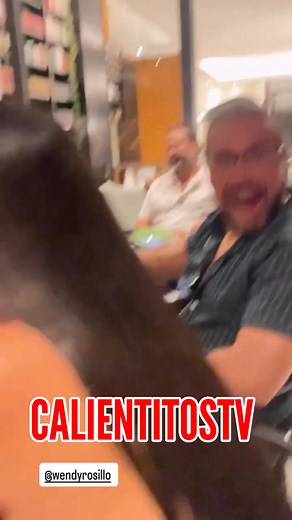 69K views · 544 reactions | LOS DUEÑOS DEL RATING DE CASA EN CASA CELEBRAN SU APLASTANTE VICTORIA SOBRE LA COMPETENCIA. "AQUÍ NOS QUEREMOS DE VERDAD, SIN MÁSCARAS, NO DIVIDIMOS NI MARGINAMOS A NADIE. NO HAY JUDAS NI FARISEOS" DIJO UNA FUENTE. EN LA FIESTA ESTUVO DESDE EL GERENTE HASTA EL PASACABLES. Calientitostv Santiago Castro #reelsviralシ | Calientitos TV | Facebook