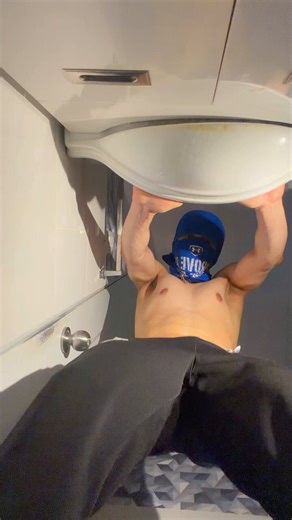 Uffff que rico se siente masturbarse con este juguete😩😋🥵👿👿👿 Quieres ver como termina lleno de leche mi juguete baby😍👀👀Respondo privado para ventas🥵Completo aquí 🥵😍👿👿https://t.co/YEPn25jJNR