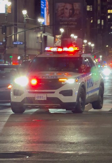 NYPD Ford Explorer Unit Responding Code 3🚓 || #nypd #newyork #code3response #federalsignal #manhattan