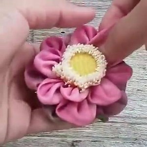 Amazing lotus flower folding! Credit: Ayothaya Anuwat | Master Florist
