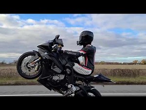 BMW S1000RR Wheelie