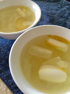 ワンタンの皮とねぎのツルツルスープ♩ レシピ・作り方 | クラシル