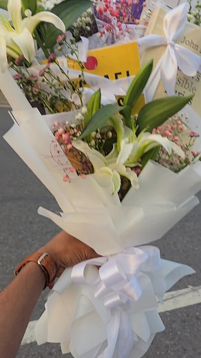 Customize book bouquet | BookBin