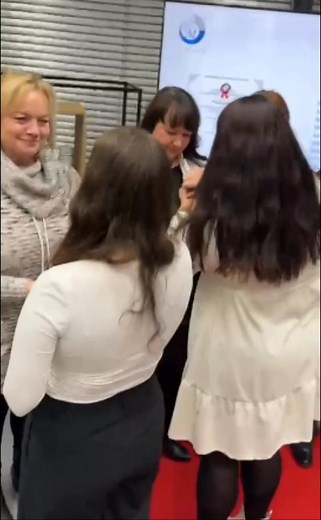 Skoro 3 roky jsem HLEDALA 💃🏻🙏🏻 Někdo hledá poklad, jiný svého prince na bílém koni 🤭😃 no a já hledala projekt, který by i z dlouhodobého hlediska dával absolutní smysl doslova pro každého a pomohl všem napříč - prostě každému koho potkám, nebo kdo řeší dnes již tak běžné věci jako je: 😩 únava 😴 špatný spánek 🥴 psychické vyčerpání 👯 hormonální nerovnováha 🦵🏻 různé bolesti a části těla 🍫 nebo jen zbavení se chutí na čokoládu, nebo kafe ☕🤭 Dnešní doba je bohužel velmi náročná a je tře