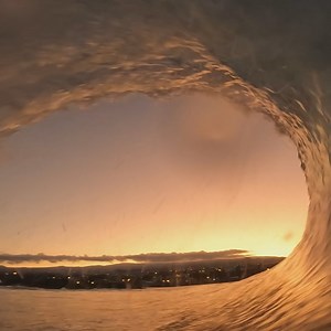 Turtles, Dolphins & Night Barrels In Reunion With Jet 7 Samuel Grondin, Nicolas Hoarau, Matthieu Fougeret & Loïc Rouveau. A group of shredders who call the surf spot of La Jétée their home. Featuring plenty of savage pits, big boosts and the natural beauty of the Island and it’s marine wildlife. | We Bodyboard