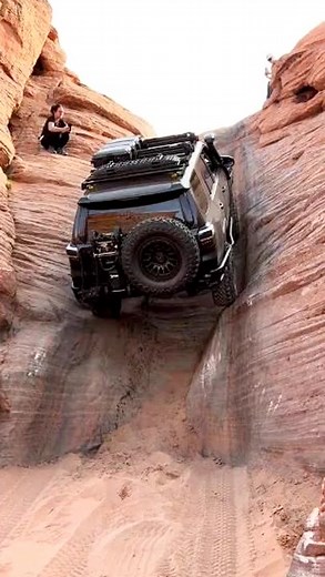 SUV Goes Up Steep Incline | Engineering Innovations