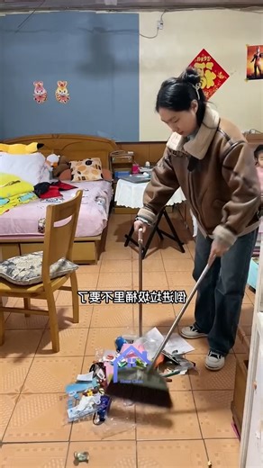 Super wife daily cleaning full house alone and carry kids | Gfij