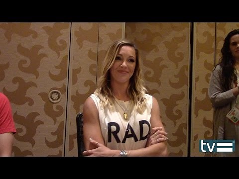 Katie Cassidy Interview - Arrow Season 4
