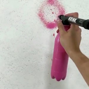 💥 💥Krink Compact Sprayer💣 Cena 20EUR Tool všetkých toolov• Vo #FlowControlShop ťa čaká pekne Široký výber 🔝 markerov 🇺🇸 značky @krinknyc . 🔝kvalita 👌🖍✍️ • 🛒 Z ponuky si vieš ľahko objednať aj cez online E-Shop ➡️ https://flow-control.sk/kategoria-produktu/graffiti/krink/ 🛒✔️ •••••••• #krinkcompactsprayer #krinkk60 #FlowControl #KrinkMarkers #KrinkNYC #Graffitishop #bratislava #artshop #graffititools #markers #fixy #krinkcompactsprayer #umenienaslovensku #umeleckepotreby #vytvarnepotre