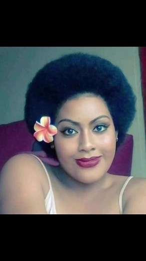 LAU BUINIGA: Oqo saka o Talei Shirley Bola- e goneyalewa ni Tarukua, Cicia ka vasu ki Tokalau, Kabara ena Yatu Lau. malo Talei ma vakauta mai na Kemuni I taba. Totoka na drau ni ulu, tekiteki kei na matadredredre #talanoawithdrt #fijianhair #fijianpride #Buiniga | Talanoa with Dr. T