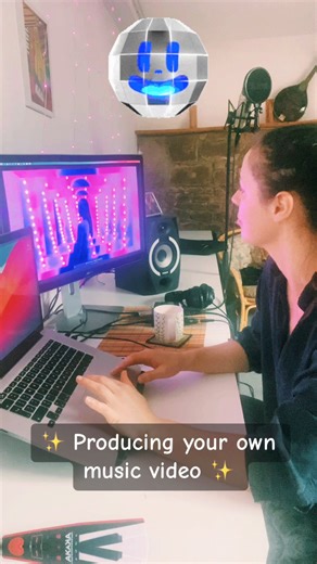 Creating your own music video, the different phases of sanity 🪩 💃 🥴🫠 | Poppy WS