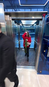 Heartwarming surprise with roses for women | Fabiosa Better World