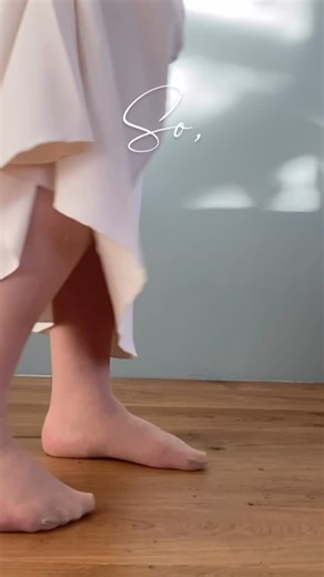 High heels. Wide calves. Perfect fit… Can it be real? Honestly, I never thought I’d find boots that actually fit me—and even after I did, I figured high-heeled boots were still out of reach. With small, extra wide feet, big ankles, and 18-inch calves, heeled boots always felt impossible. But these? These are gorgeous—and they fit like a dream. Not just my calves (XL), but they also go up to XXL (that’s over 20 inches, depending on your foot size). As an older woman who used to envy girls who cou