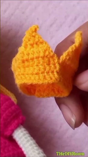 Crochet Princess Peach Crown 👑 #THeDIYRoom #crochet #amigurumi #handmade #DIY #doll #crown