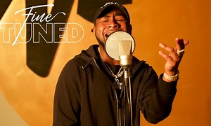 Davido performs a Live Piano Medley of his Hit Singles “Fall” & “Risky” | Watch