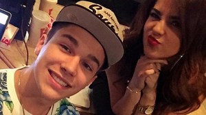 Austin Mahone e Becky G terminam namoro