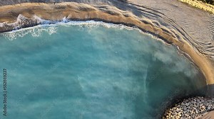 plage en vue aérienne au coucher de soleil dans le sud de la France - Alpes-Maritimes Côte d'Azur France