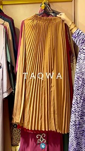 THAI PLEATED SKIRT Call for skirt lovers 🫣🫶🫶 Descripstions : Thai pleated skirt and last three plazzo length : 39" We are giving DISCOUNT PRICE | TaQwa
