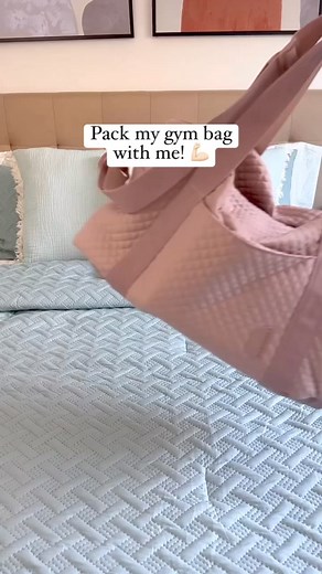 What essentials are in your gym bag? #amazon #fitness #gym #amazonfinds | Everything Envy