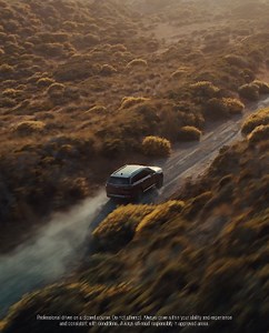 16K views · 136 reactions | 数々の充実装備と壮大な空間がすべての乗員を包み込む。 JeepのフラッグシップGrand Cherokeeと、さらに優雅で豊かな冒険へ。 ※動画の車両は北米仕様です。 | Jeep Japan / ジープ ジャパン | Facebook