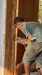 Than spraying the big door in front of the house | Work 7D