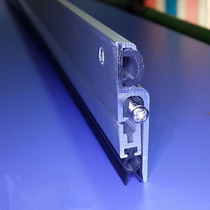 [Hot Item] Sellos automáticos de fondo de puerta montados en superficie, sellos de caída para puertas, sellos inferiores para puertas