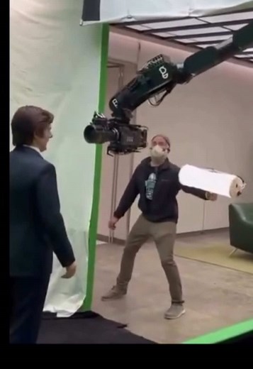It’s wild to watch how this works #moviescene #behindthescenes | severance