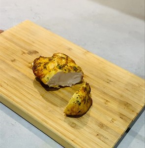 6.1K views · 55 reactions | Irm ….so Steve’o has cooked off a couple of the chicken korma chunks … these were cooked on roast in the air fryer for 15 mins These are just a chicken fillet breast chunk marinated in a korma seasoning these will be belters in curry or cut in wraps basically whatever  | Patblood Andpartners | Facebook