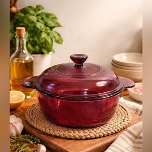 Vintage Pyrex / Corning Amethyst Purple Glass Casserole Bowl w/ Lid #1148 MCM