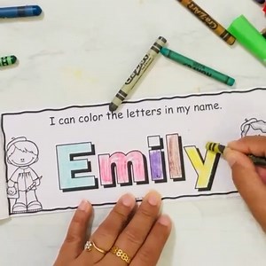 4.8K views · 143 reactions | Editable Name practice book for preschool and kindergarten ✍️✍️✍️...9 different ways to practice your name and enhance fine motor skills in kids ✏️✍️ ....This Name book by zippi is super easy to edit, just fill in the names of your class and generate all books together!!! The link Etsy Link:- https://etsy.me/3uCABke TPT Link:- https://bit.ly/3AOG2i7 | Zippi Kids Corner | Facebook