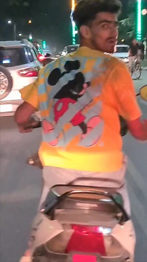 #Appeal to general public to identify This boy hits one man on scooty near modern hospital and one laddy near hattrick rajbagh and then ran away. #ssptrafficsrinagar #SSPSrinagar #JKPolice #SrinagarPolice | Chanapora Srinagar