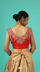 The Kogile Langa Davani Set features a Benaras tissue skirt with a double kadi print, finished with a Kanchi tissue border. It is paired with a silk blouse, embellished with crush tissue appliqué roses, along with bead and sequin detailing. The look is completed with an organza dupatta and a sash crafted from the same fabric as the skirt. Model — @flame_giya5 @new_age_models_india @ananyapanda._ #Kogile #LangaDavani #BenarasTissue #KanchiBorders #CrushTissue #IndianCouture #HeritageWear #LathaPu