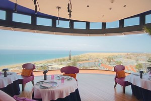 Un mar infinito. ☀️🌊 #Restaurante360 #InspiringExperiences | Bohemia Suites & Spa