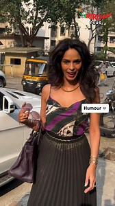 Mallika Sherawat's fun chat with pap 😂 #MirchiPlus #Throwback #mallikasherawat | Mirchi Plus