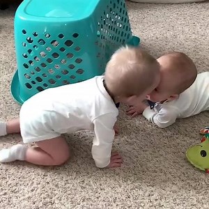 It’s just so lovely how twins understand each other even without saying a word. 👶👶 Do you have twins or siblings of similar age? Share some cute pics or videos with us! :) 📸 🎥 #anniebabymonitor #appsbyannie | Annie Baby Monitor