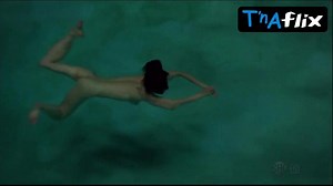 Mary-Louise Parker Breasts, Bush Scene in Weeds