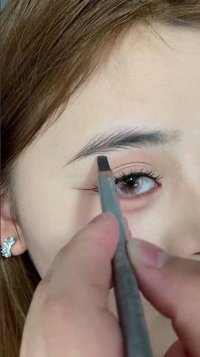 Draw super natural eyebrows on your own brows #eyebrows Eyebrow drawing techniques Makeup