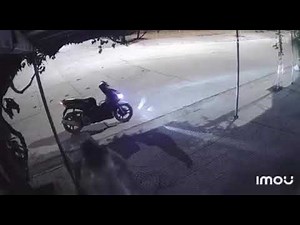 Nude Girl Pee in Public