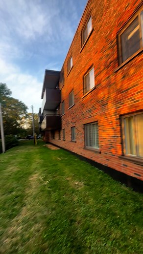 How not to cap your windows! #cs2 #cws #trending #viral #caulking #windows #doors #construction #homeowner #landlord #maintenence #leaking #fix #seal #silicone #mulco #thermoplastic #polyurethane #newborn #asmrwww.kettlecontracting.com | Kettle Caulking