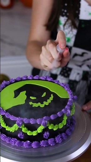 OOGIE BOOGIE Cake 🎂💚 VLOGTOBER DAY 1 #cakedecorating