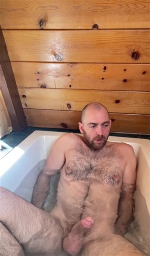 Jacuzzi wank off