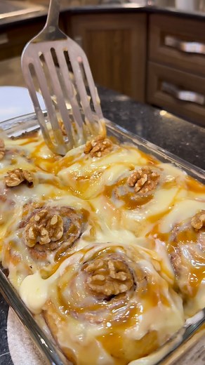 191K views · 15K reactions | احلي طريقه للسينابون رول 癩 #cinnabon #cinnamon #cinnamoroll #recipe #dessert #هادي_ثروت #foodlover #foodblogger #وصفات_ابومالك #food | Hady tharwat - ابو مالك | Facebook