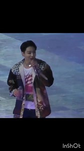 Cuando JUNGKOOK🐰 confundió la botella de agua con el micrófono 🎤 su reacción cuando se dio cuenta 😁🤭😅 #jungkook #jhope #namjoon #JIN #JIMIN #Taehyung #SUGA #BTS #seguidores #seguidores #army #streamBTS #ot7bts #army Maggy Reyes 🖤 | BTS 방탄소년단 Guatemala