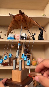 🌊 Handcarved Wooden Manta Ray Automata Mechanical Sculpture A wooden sculpture that appears to swim. Crafted from natural solid wood and hand-carved with care, the Handcarved Wooden Manta Ray Automata Mechanical Sculpture uses a refined mechanical movement to bring the manta ray to life—gliding smoothly, just like in the ocean. More than a mechanical piece, it is a sculptural artwork designed for long-term display and collection. Every turn reflects the harmony between craftsmanship and inspira