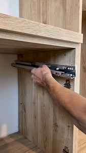 28K views · 3.2K reactions | No Handles, Just Push  | Push-to-Open Drawer CuisiTop  C.est.TOP #PushToOpen #HandlelessKitchen #ModernKitchen #KitchenInstallation | CuisiTop | Facebook