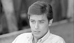 Mort d’Alain Delon, son premier amour Brigitte Auber se souvient de leur histoire : “Il s’est toujours montré tendre et attentionné”