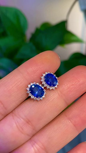 💰19500hkd 藍寶18K金耳釘！主石3.25ct 鑽石0.38ct 金重1.82克！Worldwide shipping 新年快到了，快來貝兒挑選禮物現貨 歡迎預約親臨尖沙咀辦公室看貨Winner of Hong Kong Most Valuable Corporate Awards 2022-HONG KONG CHIEF JEWELRY INVESTMENT STRATEGIST榮獲香港最有價值企業大獎-香港首席珠寶投資策略專家富人之所以成為富人是因為獨具慧眼逢低炒底 投資避險香港正式商業註冊珠寶公司，一手批發價錢，給客人最優質的珠寶體驗 所有珠寶貨品全屬天然真鑽飾，均附鑒定證書，支持復檢 我們為您提供客制化珠寶設計鑲嵌，並歡迎來圖款式鑲嵌 IG: instagram.com/belle_love_jewellery_hkWhatsApp: https://wa.me/message/6O4ACTXS6MENL1More jewellery at Wechat ID: BelleLoveJewellery#Natural #jewellery #Wedding #ring 