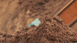 Ein Bagger mit einziehbarem und drehbarem: Stockvideos & Filmmaterial (100 % lizenzfrei) 1108314381 | Shutterstock